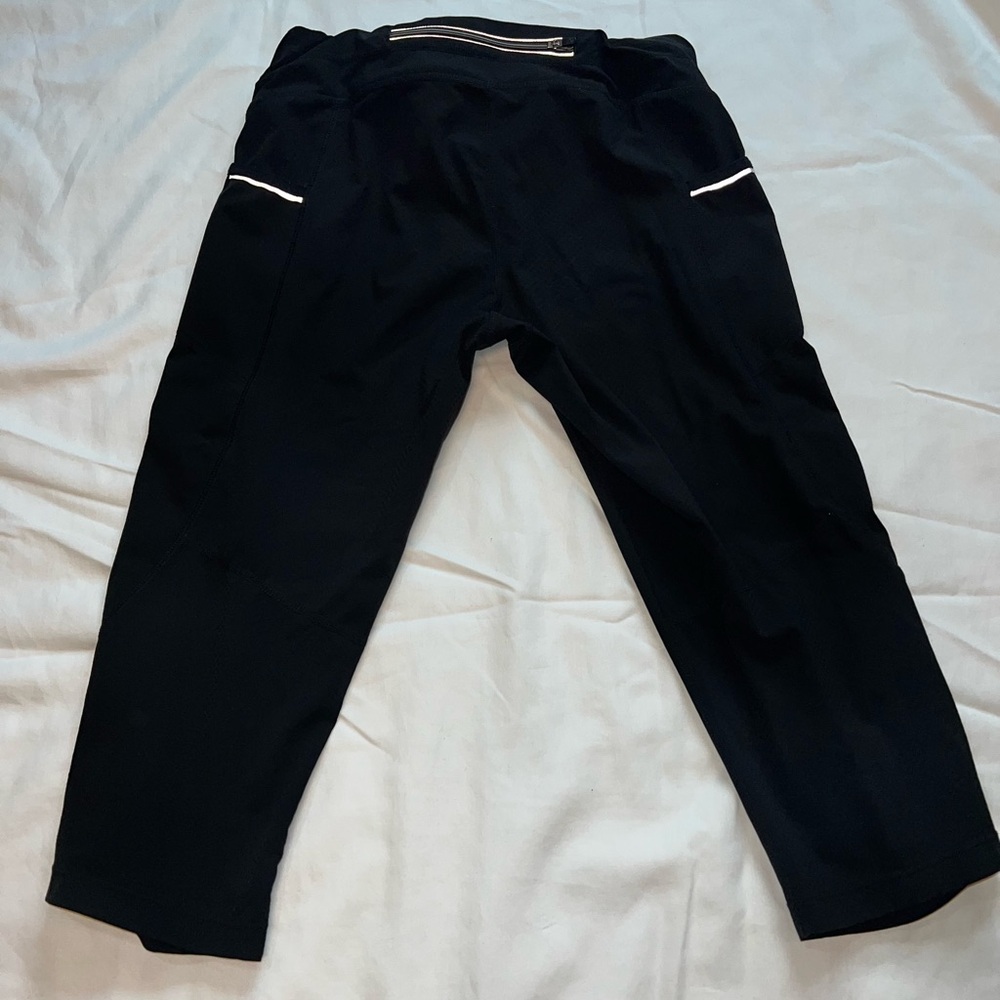 Athleta women’s activewear capri Yoga pants
